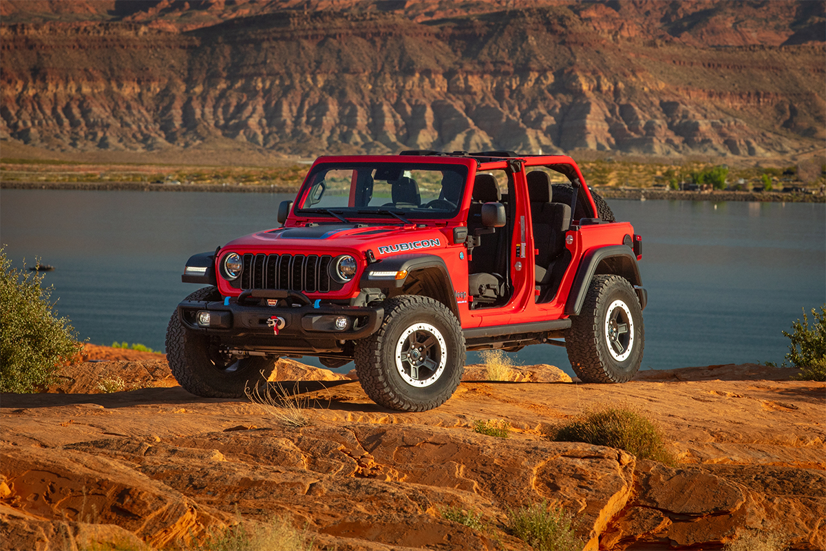 2024 Jeep Wrangler vs 2024 Jeep Wrangler 4xe Performance Comparison