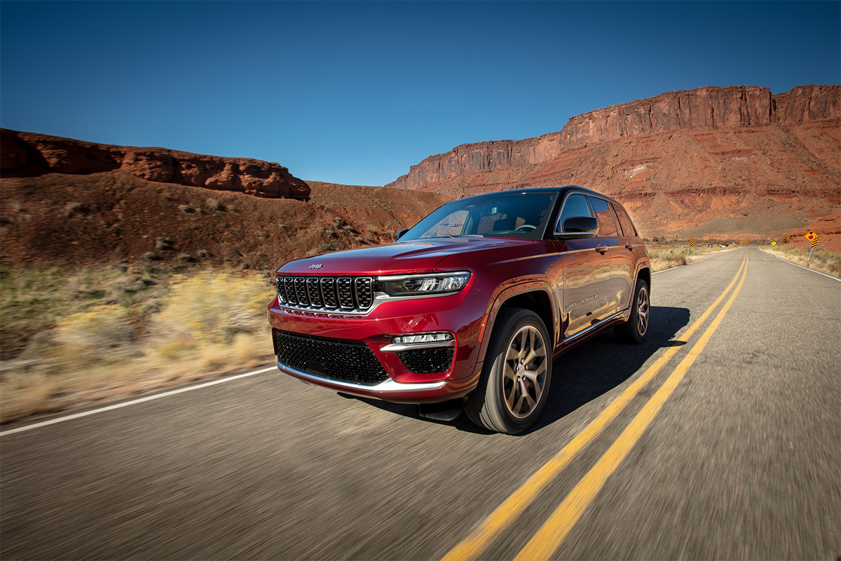 2024 Jeep Grand Cherokee - Luxurious Interior Features